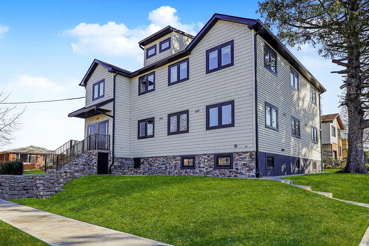 4 bed, 2000 sqft, $3,500 — Photo 1