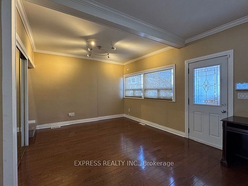 Toronto House for rent - 2 Bedrooms — photo 2