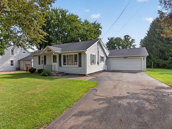 3rd image of 3533 E Gordon Dr