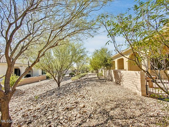 4th image of 1075 N Echo Ranch Dr