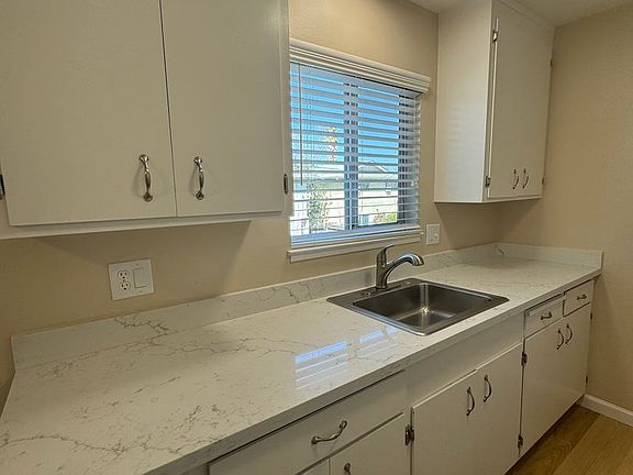 4th image of 180 N San Tomas Aquino Rd APT 11