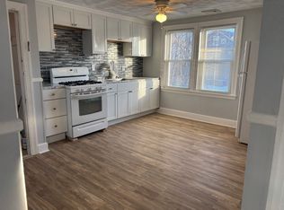 52 Monroe Ave #3, Bristol, RI 02809