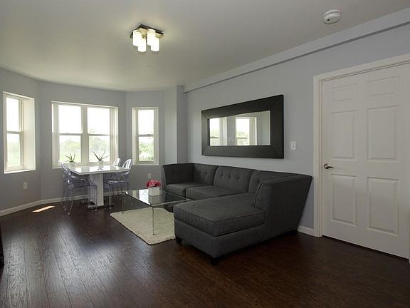 5th image of 1 Cityview Ln Unit 309