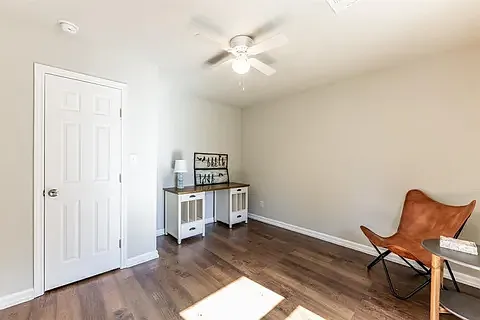1906 Merchant St — Photo 12