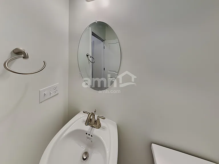 5035 Hudson Valley Dr — Photo 13