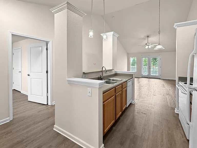 705 Beachfront Dr — Photo 18