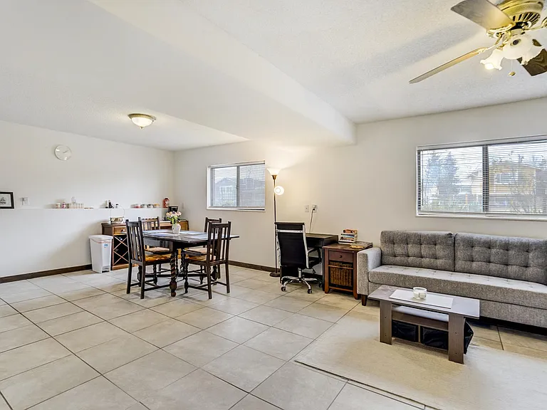 7425 Painted Rock Dr — Photo 21