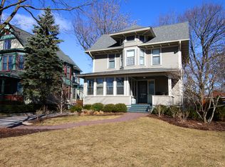 208 Lawton Rd, Riverside, IL 60546