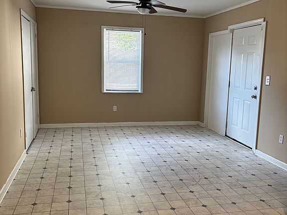 5th image of 2516 Kensington Dr E