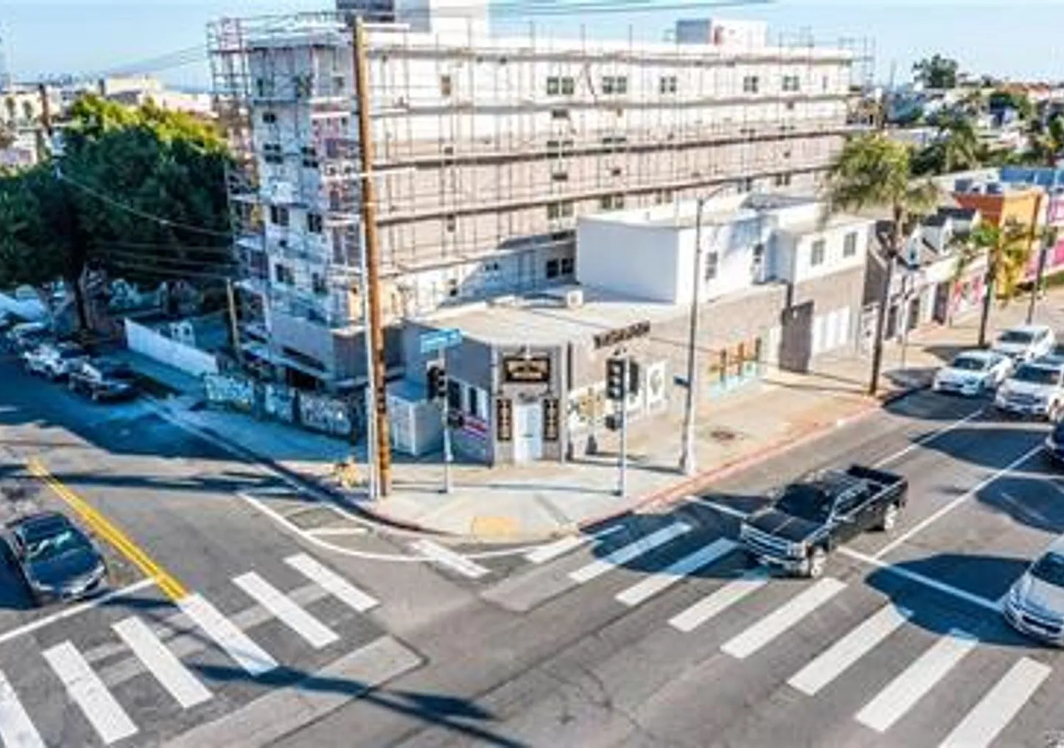 Office/Retail unit on Gaffey Available — Photo 1