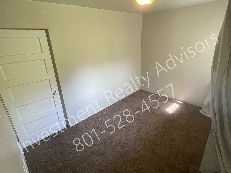 386 N 500 E — Photo 9