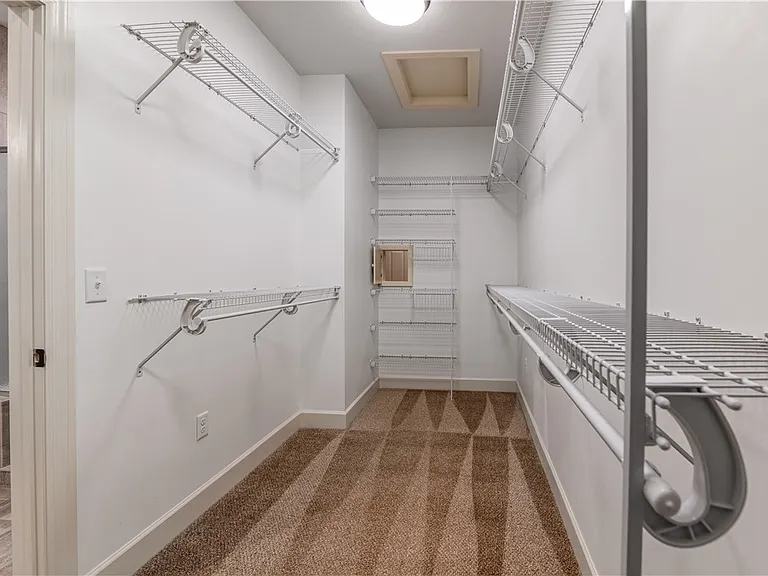 1352 Creeks Edge Dr — Photo 20