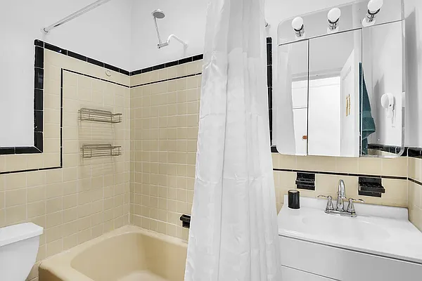 Rented by Compass | media 13