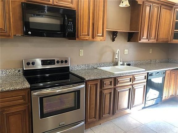 5th image of 108 Liberty Terrace Dr