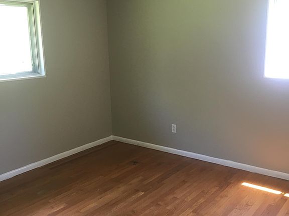 2nd image of 9818 Glen Owen Dr