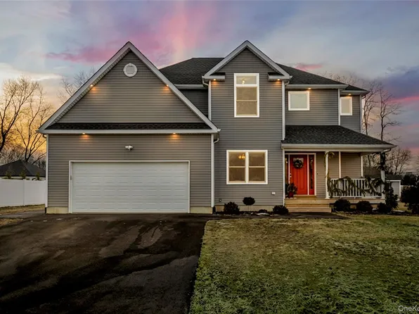 9 Shaw Lane, East Moriches, NY 11940