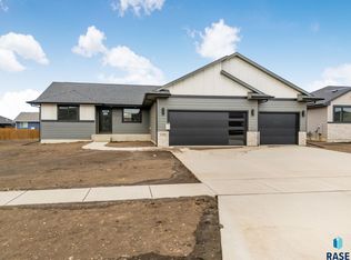 1301 Poplar Ave, Tea, SD 57064