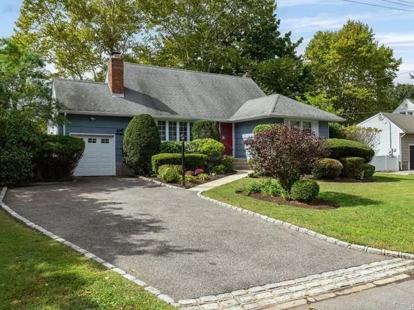 144 Nassau Avenue, West Babylon, NY 11704