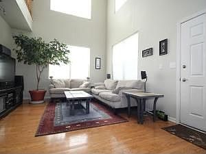 3rd image of 2584 Hillsboro Blvd