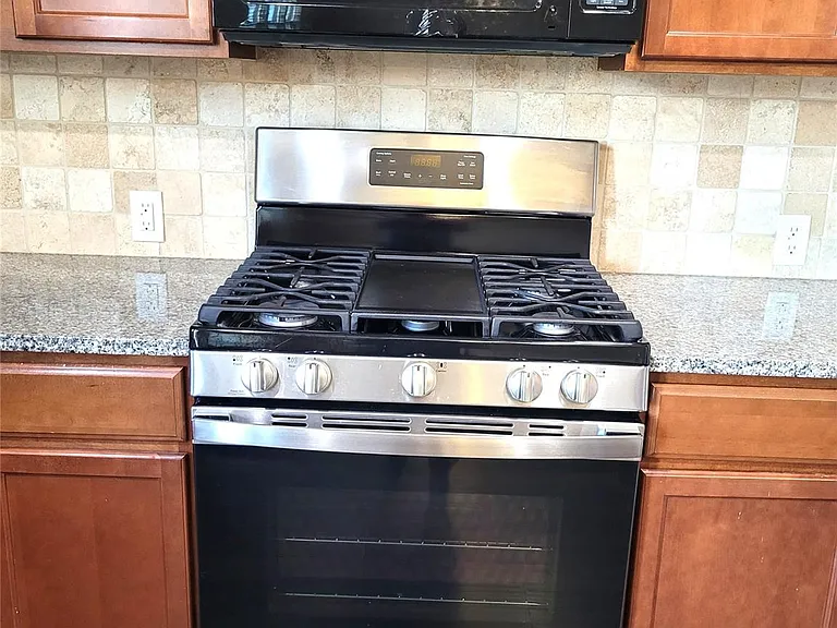 24015 Buffalo Cove Ln — Photo 6