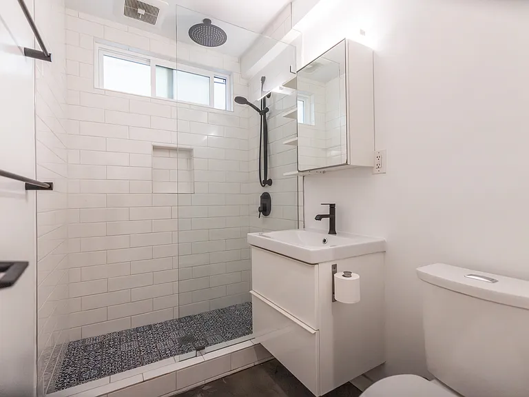 645 Rose Ave #1 — Photo 5