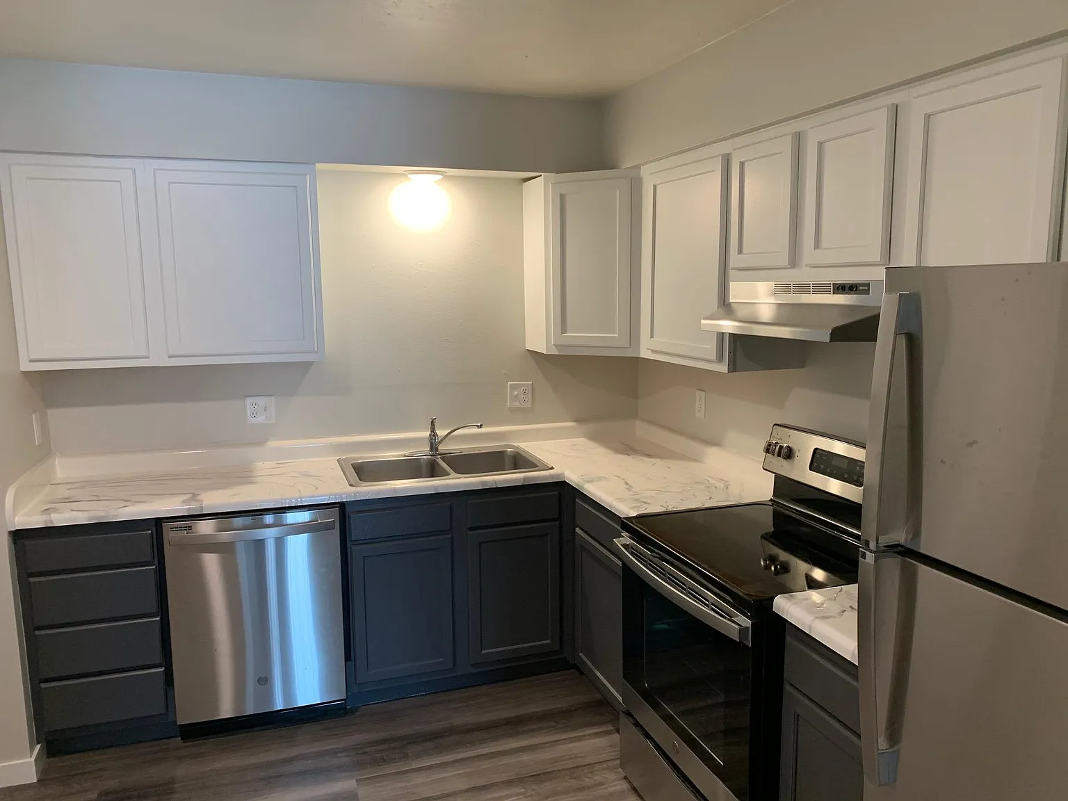 2 bed, $1,702 — Photo 2