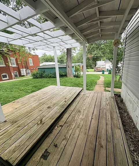 513 W Saint Louis St — Photo 26