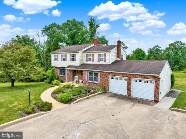 2712 Little Rd, Perkiomenville, PA 18074