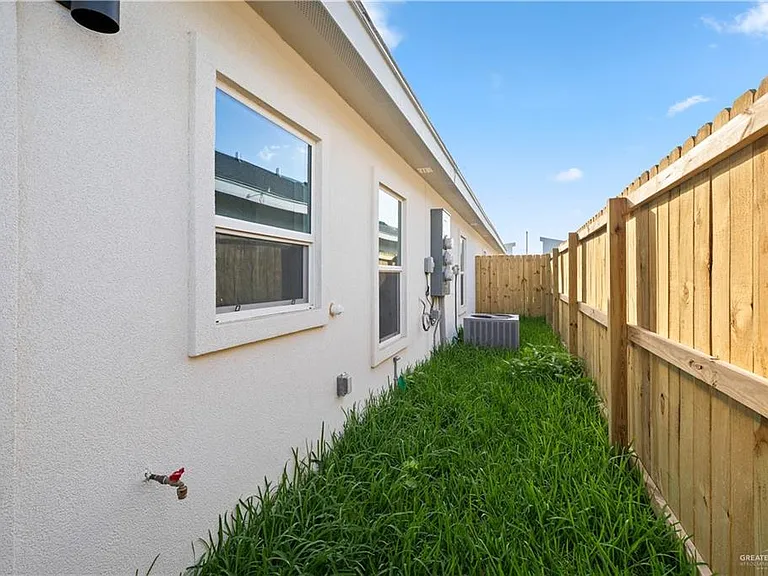 501 N Onyx Ave #4 — Photo 10