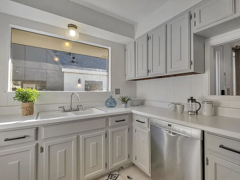 103 Darlington Ln — Photo 8