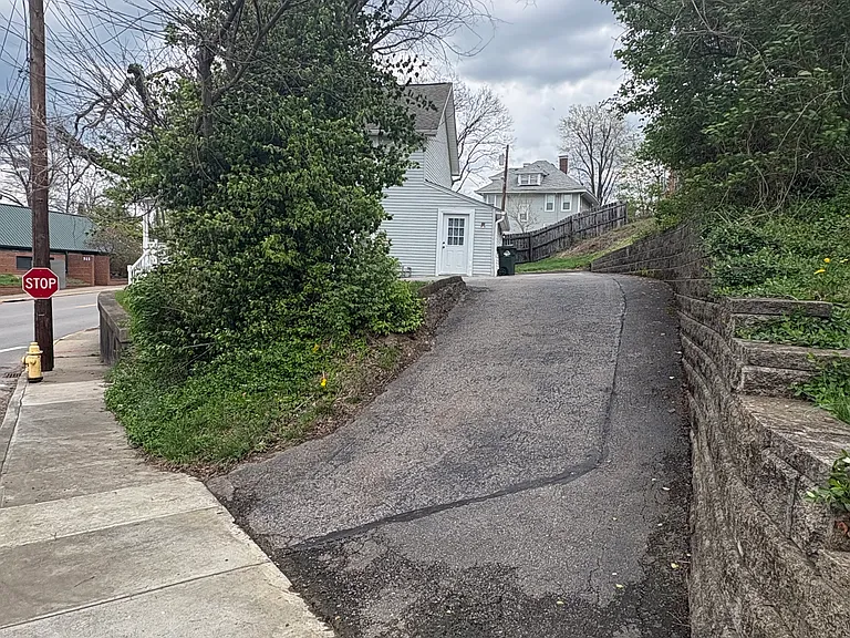 502 Main St — Photo 13