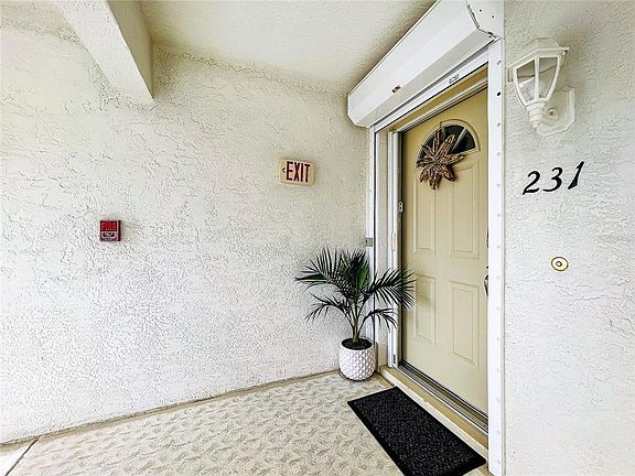 4th image of 130 Breakers Ct Unit 231