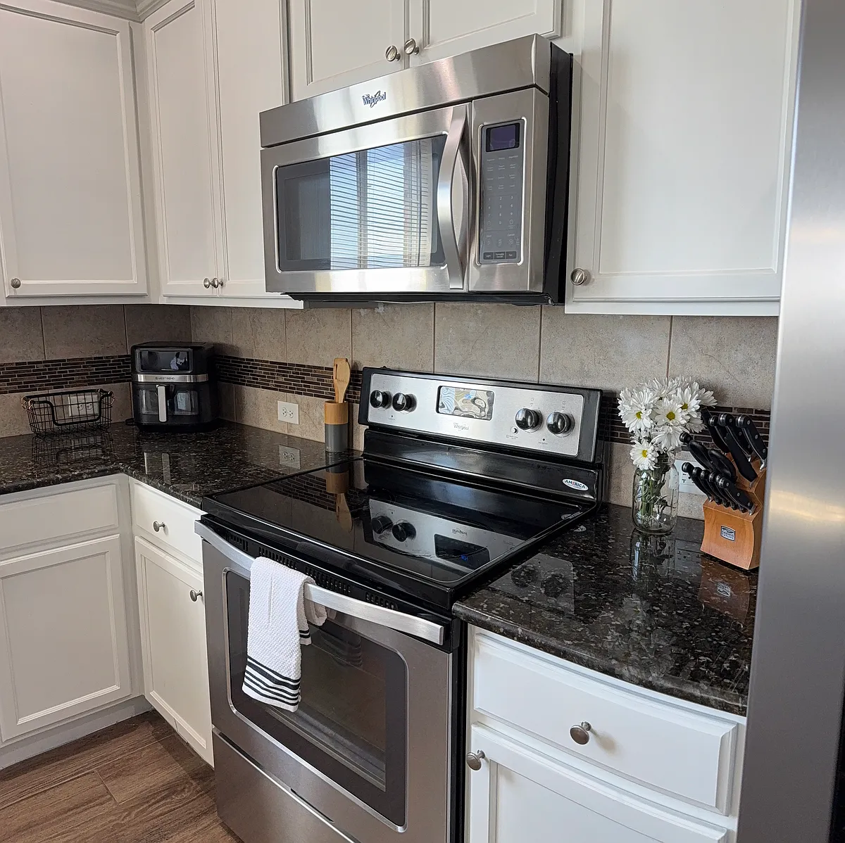 Building Photo - 9104 Bowfield Dr