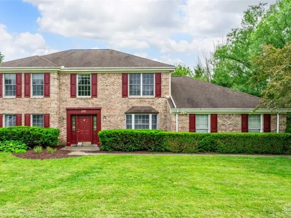 1747 Maple Ln, Dayton, OH 45432