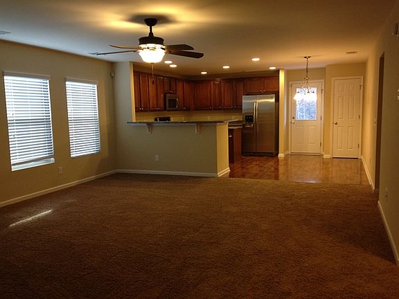 3rd image of 441 Lions Den Dr