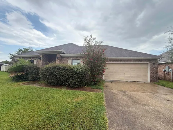 8010 Torrey Pines Cir, Beaumont, TX 77707