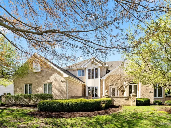 6 Mossfield Ct, Sugar Grove, IL 60554