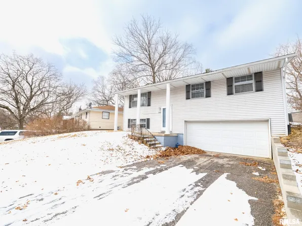 3945 N Brookside Dr, Peoria, IL 61615