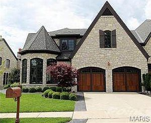 2nd image of 21 Bonhomme Grove Ct
