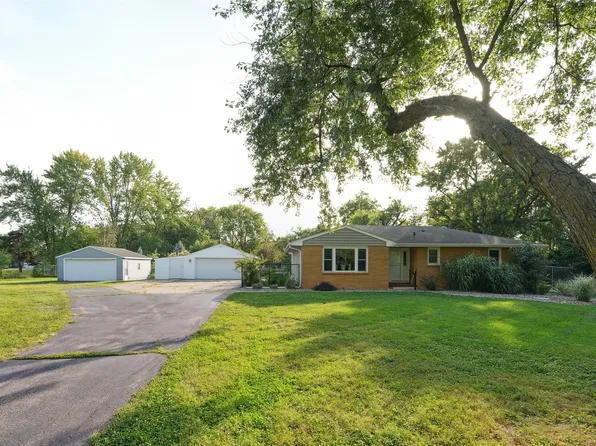 5320 NW Burr Oak Dr, Johnston, IA 50131