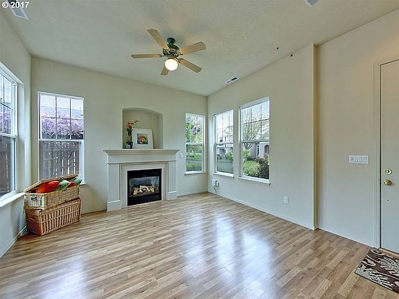 3rd image of 6461 NE Rosebay Dr