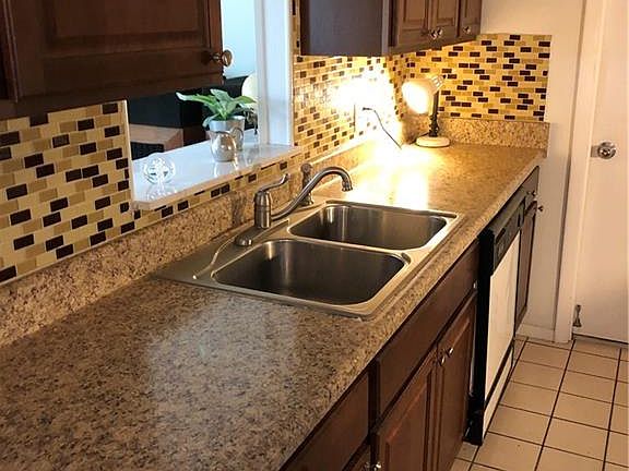 4th image of 227 E Canal Way NE