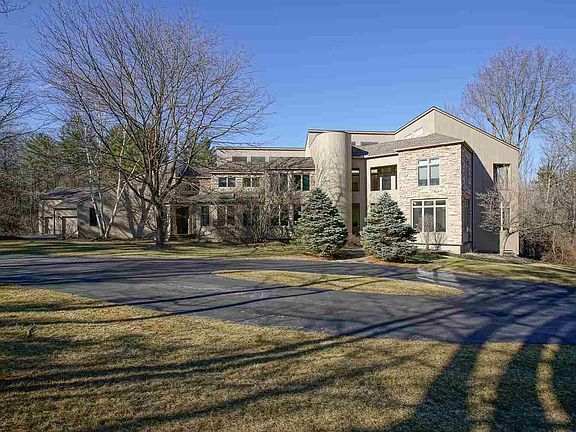2nd image of 215 Forest Haven Dr