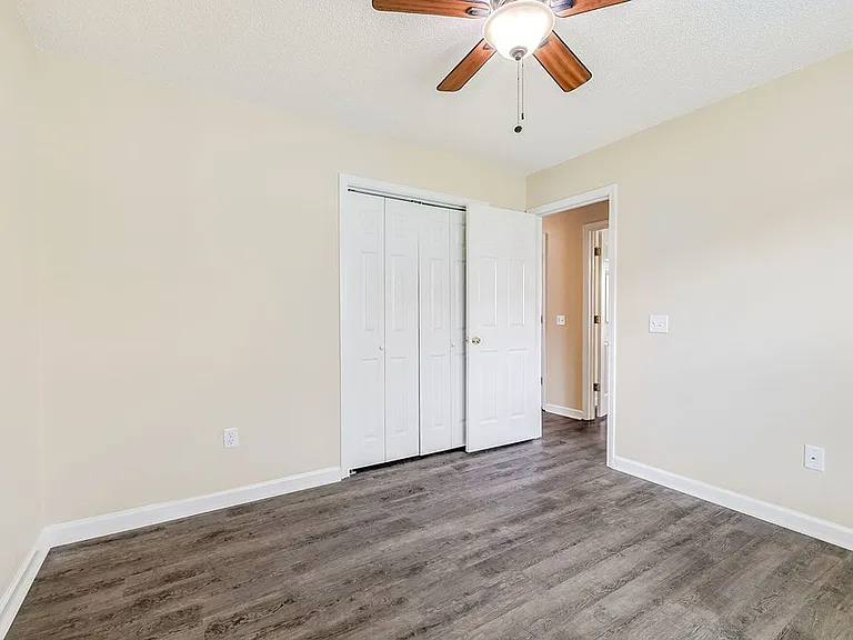 106 Mustang Dr — Photo 18