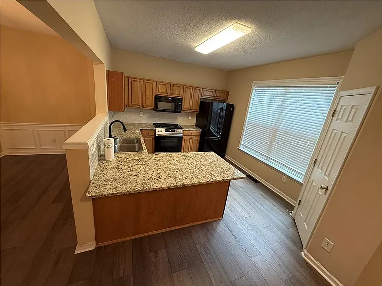 161 Riverstone Commons Cir — Photo 3