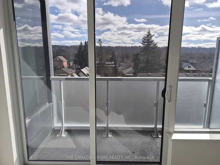 415 Main St W #402 — Photo 2