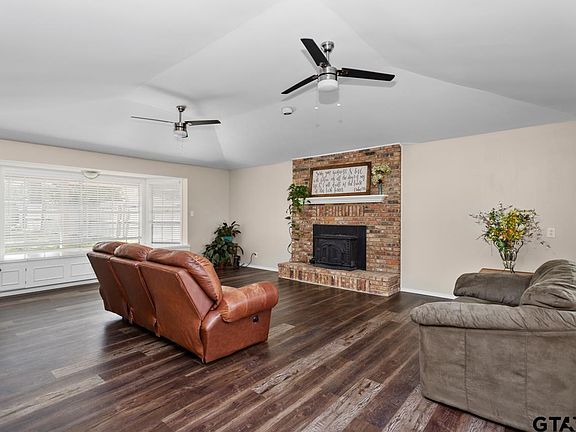 2nd image of 4711 Dundee Dr