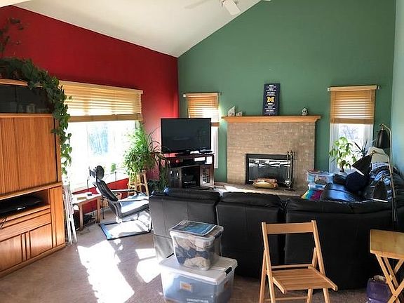 4th image of 2340 Alder Ct