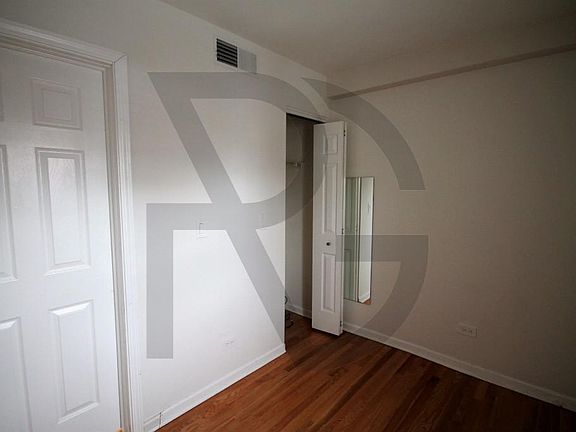 4th image of 2520 W Leland Ave #2520C10