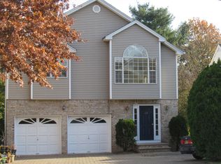 83 Park Ave APT B, Madison, NJ 07940